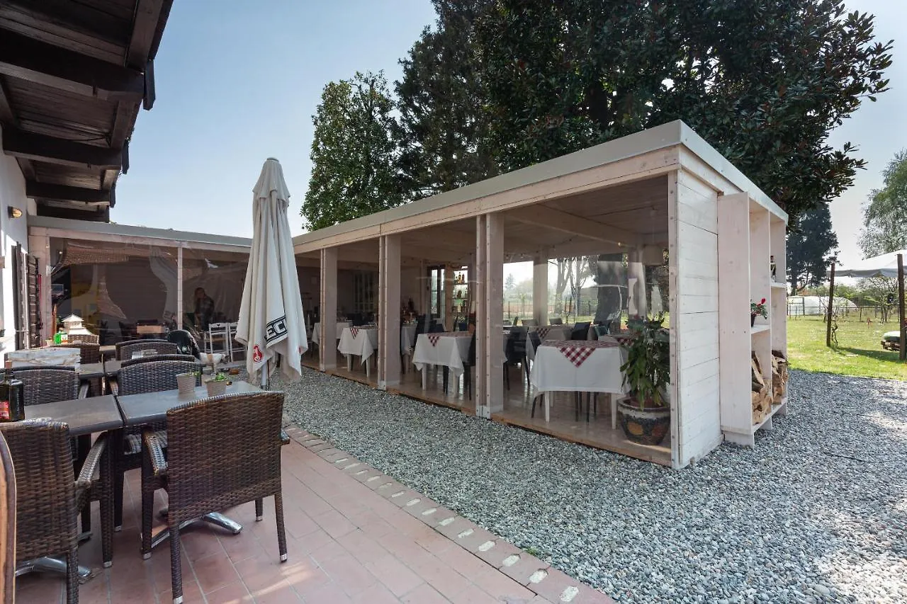 Pombia Cascina Cattabreghetta Bed & Breakfast
